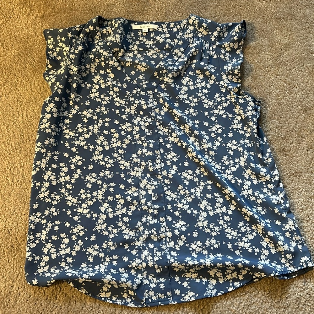 Fun2Fun Ari Flutter Sleeve Blouse